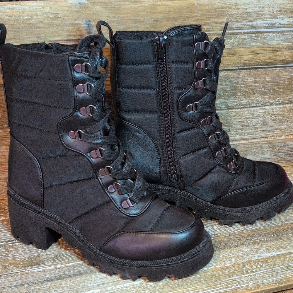 Black Women's Lace-Up Natalia Platform Combat Boots Size 7 Water‎ Resistant